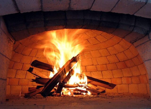 which-wood-to-use-for-pizza-ovens